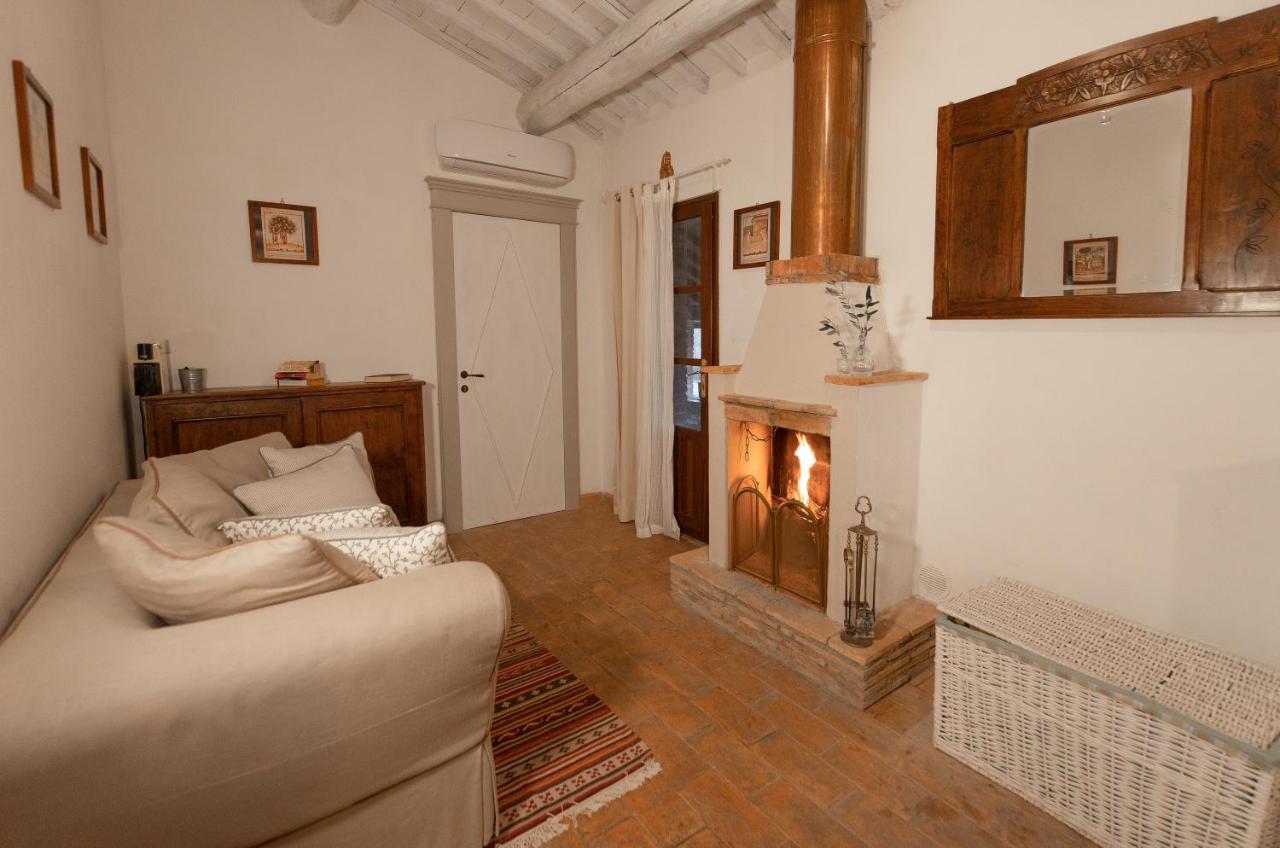 Agriturismo Borgo Di Campagna Il Tesoro Torre Alfina Exterior photo